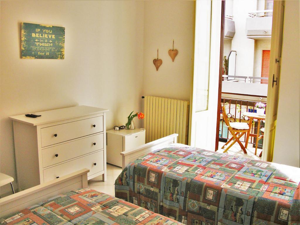 Bed and Breakfast A Casa Di Anna Полиньяно-а-Маре Экстерьер фото