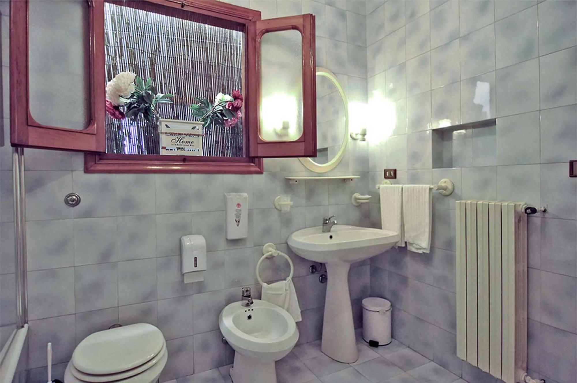 Bed and Breakfast A Casa Di Anna Полиньяно-а-Маре Экстерьер фото