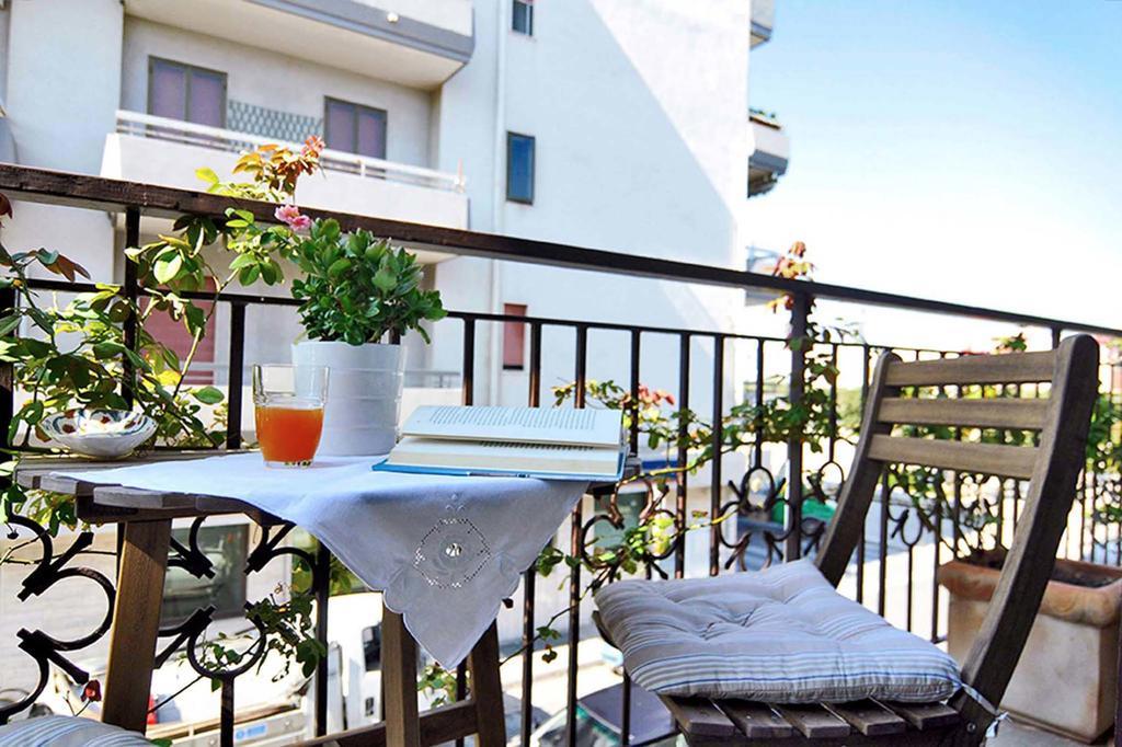 Bed and Breakfast A Casa Di Anna Полиньяно-а-Маре Экстерьер фото